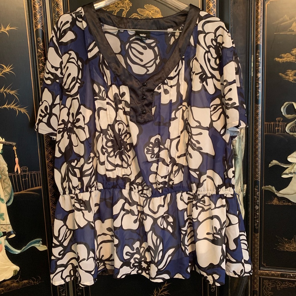 Mossimo Sheer Peplum blouse, Size 26W